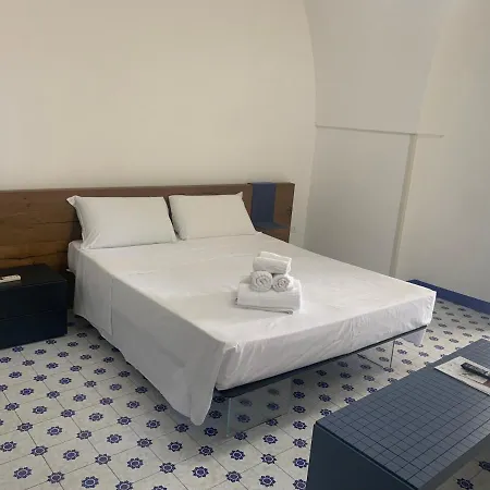 Bed & Breakfast Cesarea Dimora Di Charme 3*