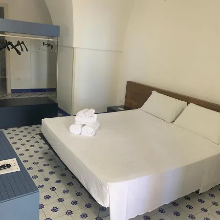 Cesarea Dimora Di Charme B&B